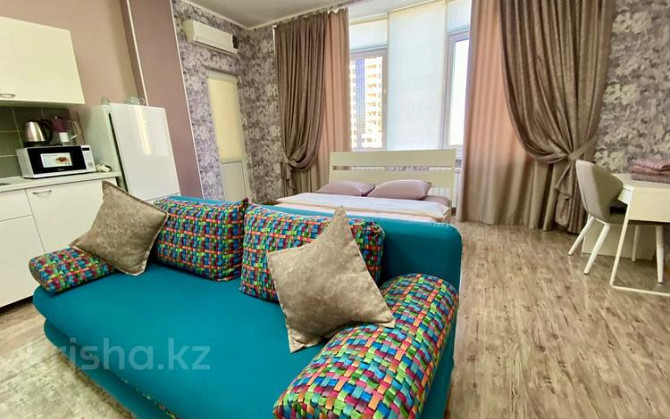 1-комнатная квартира, 40 м², 4/12 этаж посуточно, Кунаева 38Б — Кунаева Шымкент - изображение 2