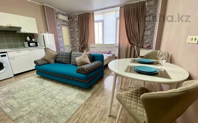 1-комнатная квартира, 40 м², 4/12 этаж посуточно, Кунаева 38Б — Кунаева Шымкент - изображение 1