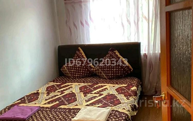 2-комнатная квартира, 62 м², 2/5 этаж посуточно, мкр Центральный 4 Атырау - изображение 2