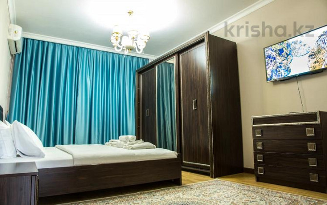 1-комнатная квартира, 50 м², 6/9 этаж посуточно, Микрорайон Сары Арка 40 Атырау - изображение 1