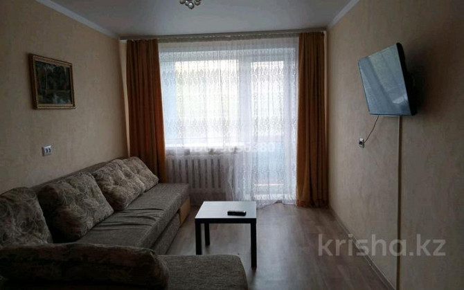 2-комнатная квартира, 50 м², 3/5 этаж посуточно, мкр Новый Город — Ермекого Караганда - изображение 3