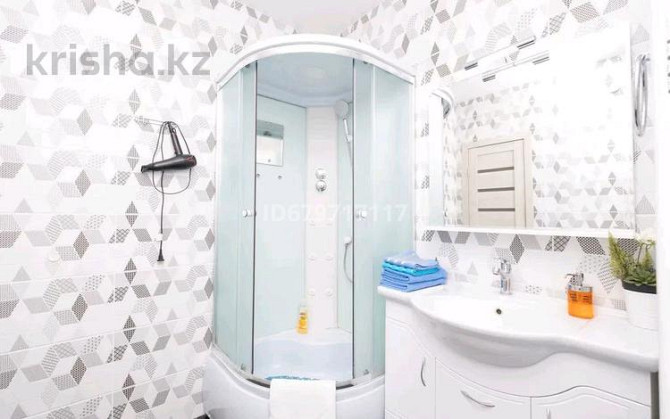 1-комнатная квартира, 36 м², 2/5 этаж посуточно, мкр Новый Город, Бухар Жырау 58 — Абдирова Караганда - изображение 3