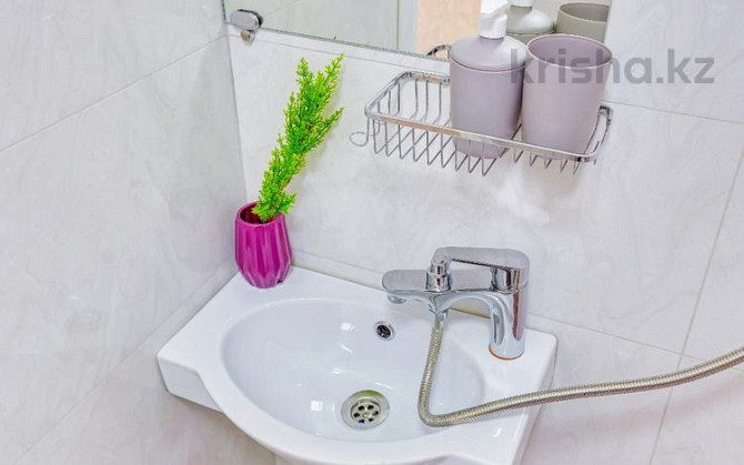 1-комнатная квартира, 15 м², 1/5 этаж посуточно, Казыбек Би 126 — Толе би Almaty - изображение 6