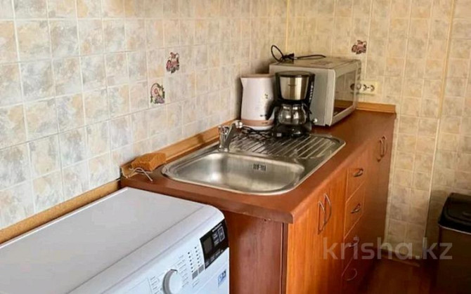 1-комнатная квартира, 33 м², 3/5 этаж посуточно, проспект Абая 4 Ust-Kamenogorsk - photo 2