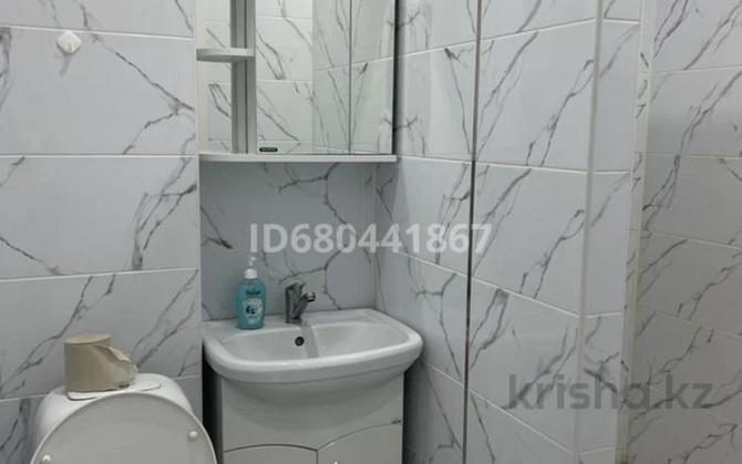 1-комнатная квартира, 35 м², 2/5 этаж посуточно, Гагарина 99/1 Oral - photo 5