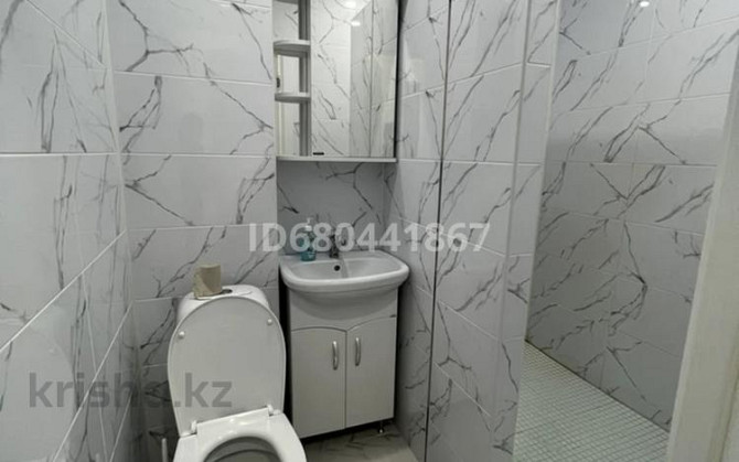 1-комнатная квартира, 35 м², 2/5 этаж посуточно, Гагарина 99/1 Oral - photo 8