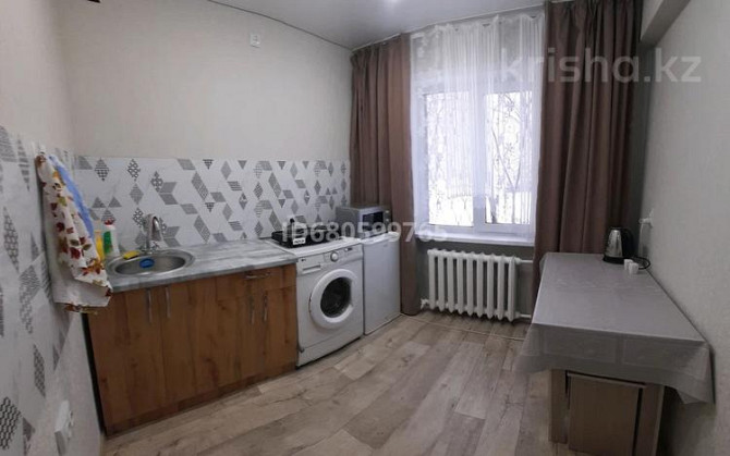 1-комнатная квартира, 43 м², 1/5 этаж посуточно, Назарбаева 29/2 Усть-Каменогорск - изображение 3