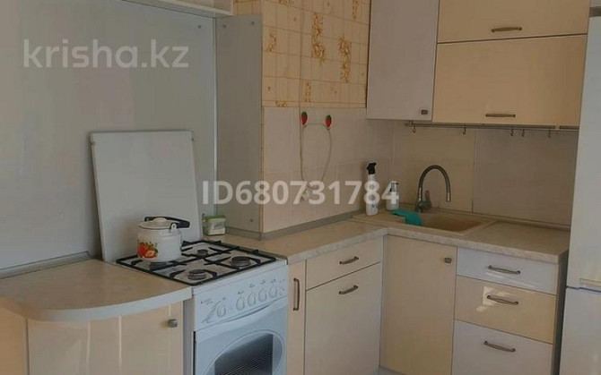 1-комнатная квартира, 58 м², 3/5 этаж посуточно, 4 мкр 38А — Абая  - photo 2