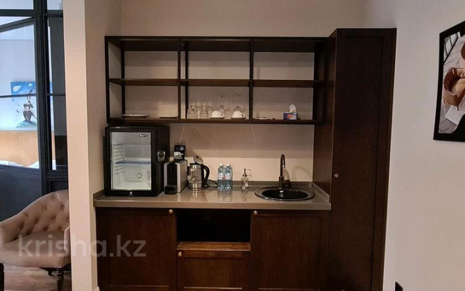 2-комнатная квартира, 70 м², 3/3 этаж, Аль- Фараби - Каппарова Алматы - изображение 2