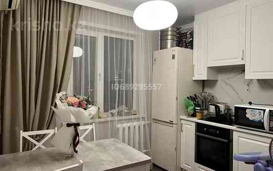 3-комнатная квартира, 70 м², 9/12 этаж, мкр Самал-2 89 Алматы