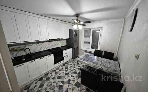 2-комнатная квартира, 52 м², 3/5 этаж, мкр Аксай-3А 46 Алматы