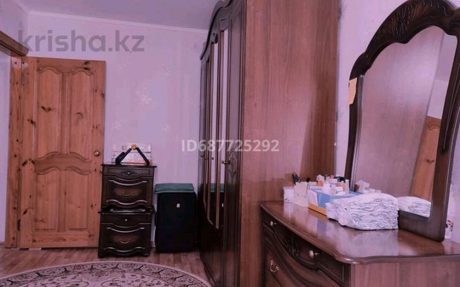 4-комнатная квартира, 80 м², 2/5 этаж, мкр Восток 55 Shymkent - photo 3