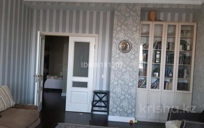 4-комнатная квартира, 158 м², 5/12 этаж, мкр 11, Локомотивная 7 Актобе - изображение 2