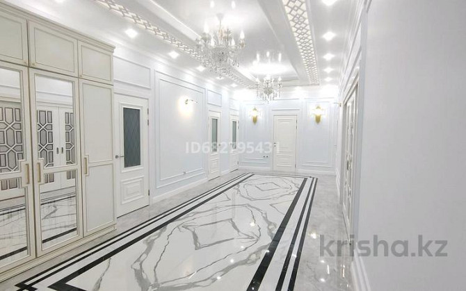 5-комнатная квартира, 184 м², 1/9 этаж, 17-й мкр 97 Актау - изображение 1