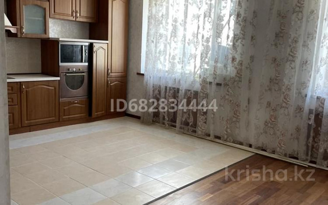 5-комнатная квартира, 220 м², 10/12 этаж, Достык 13 - Мангиликел Астана - изображение 1