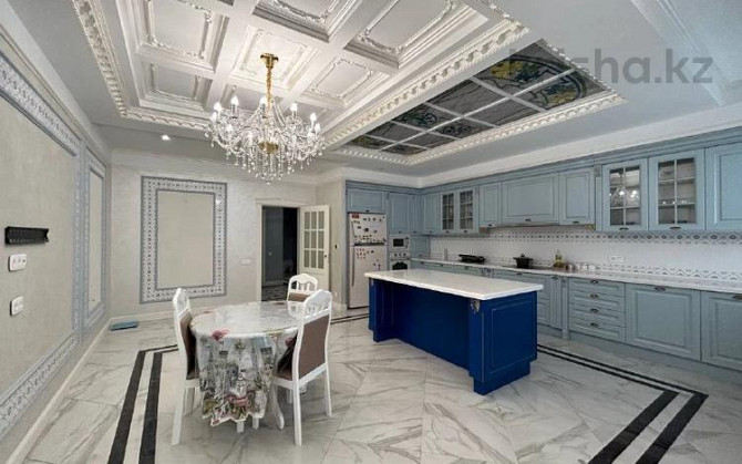 5-комнатная квартира, 230 м², 7/7 этаж, 16-й мкр 40 Актау - изображение 1