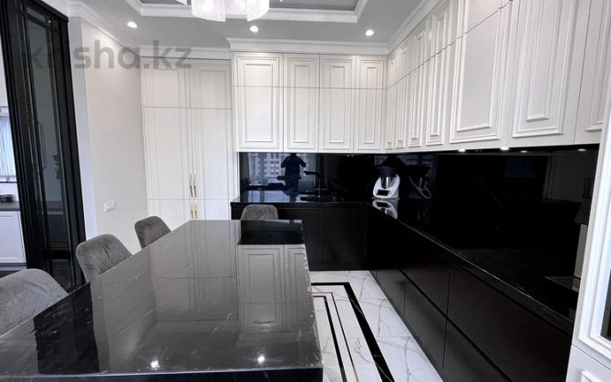 5-комнатная квартира, 172.4 м², 10/14 этаж, Туркестан 28/1 Астана - изображение 8
