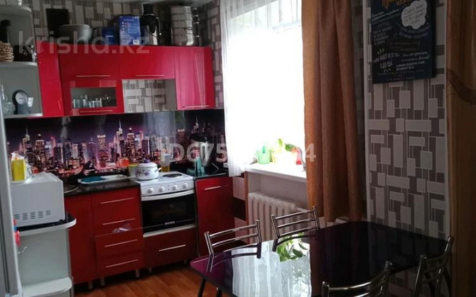 4-комнатная квартира, 65 м², 1/5 этаж, Комарова  - photo 3