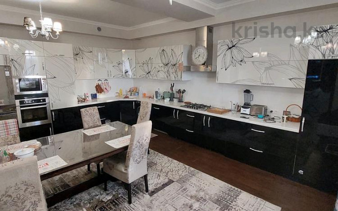 5-комнатная квартира, 234 м², 4/4 этаж, мкр Нур Алатау, Улан 37/8 Алматы - изображение 1