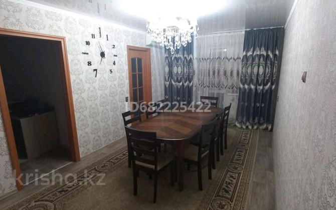 4-комнатная квартира, 61 м², 5/5 этаж, 7 мкр 30 Temirtau - photo 1