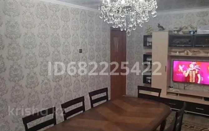 4-комнатная квартира, 61 м², 5/5 этаж, 7 мкр 30 Temirtau - photo 2