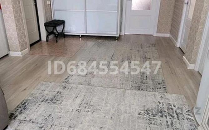 4-комнатная квартира, 91 м², 3/5 этаж, Пл.Абая - Возле акимата  - photo 1