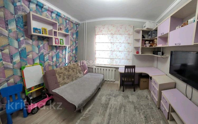 4-комнатная квартира, 91 м², 3/5 этаж, Пл.Абая - Возле акимата  - photo 2