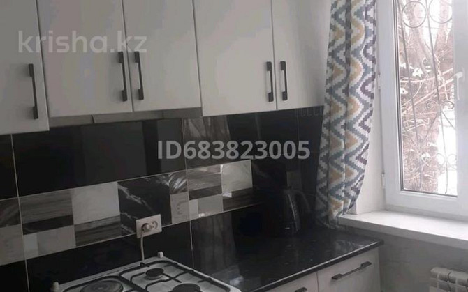 4-комнатная квартира, 64 м², 2/5 этаж, 7 мкр 21 Темиртау - изображение 1