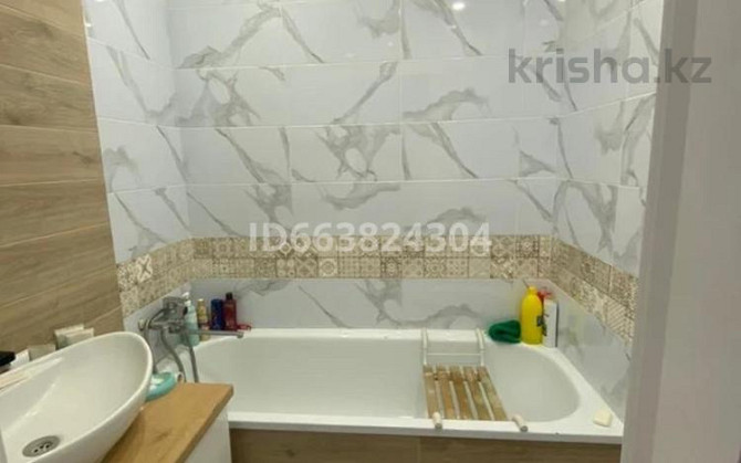 4-комнатная квартира, 105 м², 8/9 этаж, Жабаева 154 - Муканова Петропавловск - изображение 1