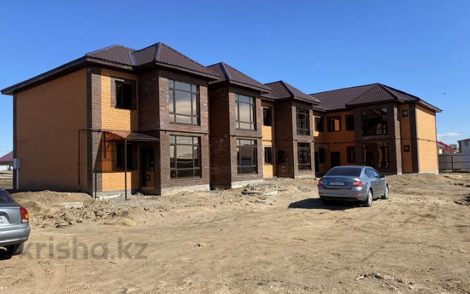 4-комнатная квартира, 102 м², 1/2 этаж, Ихсанова 56/1 - Мустафина  - изображение 1
