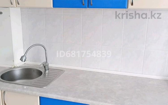4-комнатная квартира, 76 м², 1/5 этаж, Н Назарбаева 327б - Н. Назарбаева Шухова Петропавловск - изображение 3