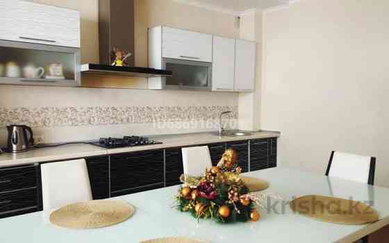 4-комнатная квартира, 140 м², 3/5 этаж, мкр. Батыс-2, Батыс 2 мкр 14в Aqtobe