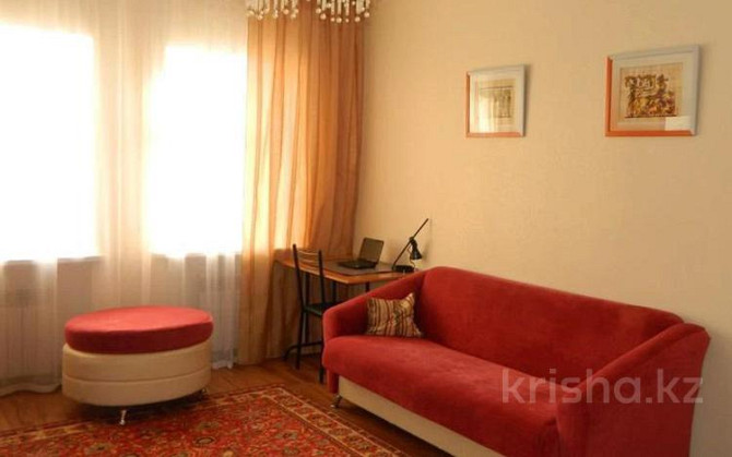 4-комнатная квартира, 104 м², 3/4 этаж, Абылай Хана (Коммунистическая) - Гоголя Almaty - изображение 1