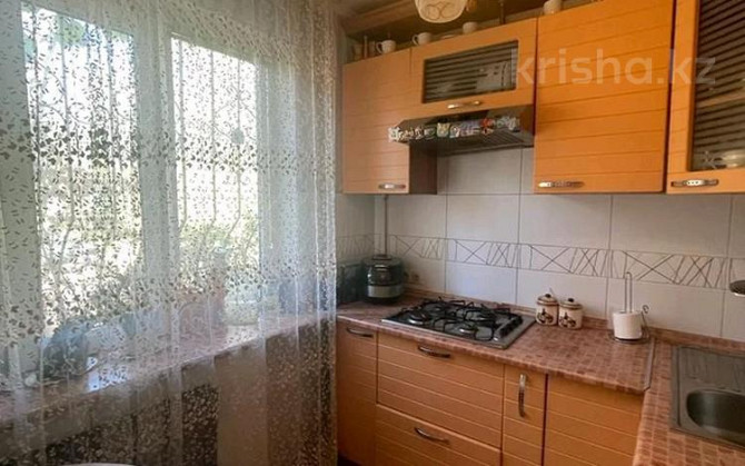 3-комнатная квартира, 57 м², 2/4 этаж, мкр №12 16 - Абая-Янтарная Алматы - изображение 1