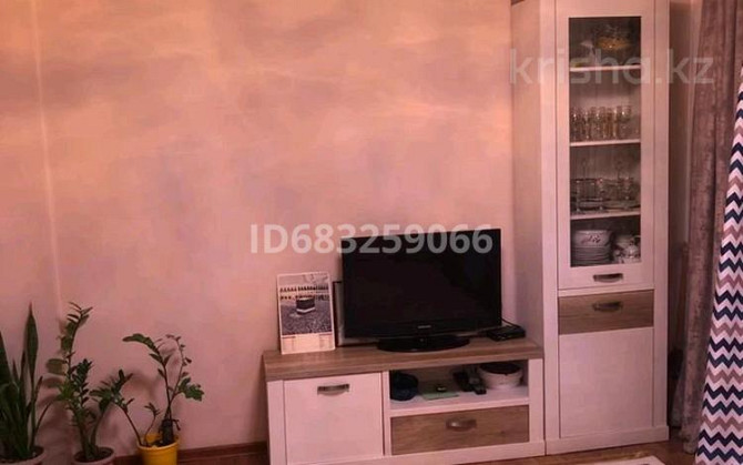 4-комнатная квартира, 70 м², 2/2 этаж, Актобе поселок Курайлы Жеңис кошеси 38 Актобе - изображение 1