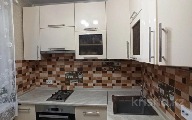 4-комнатная квартира, 62 м², 2/5 этаж, Абая - 3 микрорайон Темиртау - изображение 3