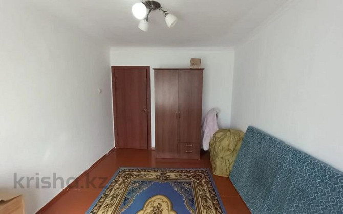 4-комнатная квартира, 80 м², 3/5 этаж, Пр. Шакарима 150 Ust-Kamenogorsk - photo 4
