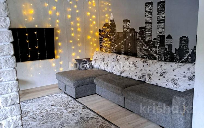 4-комнатная квартира, 100 м², 1/5 этаж, Братьев Ришата и Муслима Абдуллиных - Абдуллиных/ Жибек-Жолы Almaty - photo 1