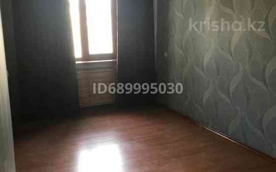 4-комнатная квартира, 75 м², 4/5 этаж, 16-й микрорайон, 16-й микрорайон 31 Шымкент