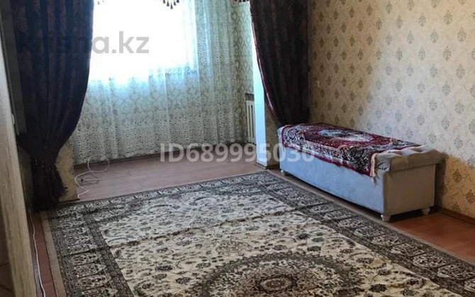 4-комнатная квартира, 75 м², 4/5 этаж, 16-й микрорайон, 16-й микрорайон 31 Shymkent - photo 1