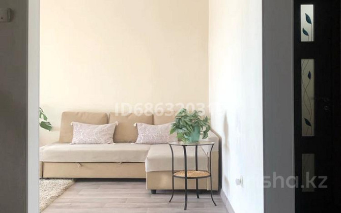 4-комнатная квартира, 72 м², 5/5 этаж, Мкр. Кара-су 85/2 - Школа 46 Шымкент - изображение 1