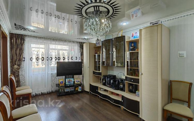 4-комнатная квартира, 62 м², 4/5 этаж, Майкудук, Майкудук, 16й микрорайон 3 Караганда - изображение 1