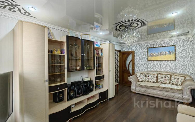 4-комнатная квартира, 62 м², 4/5 этаж, Майкудук, Майкудук, 16й микрорайон 3 Караганда - изображение 4