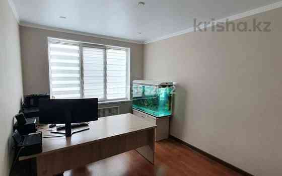 4-комнатная квартира, 90 м², 5/5 этаж, 8-й мкр 11 Актау