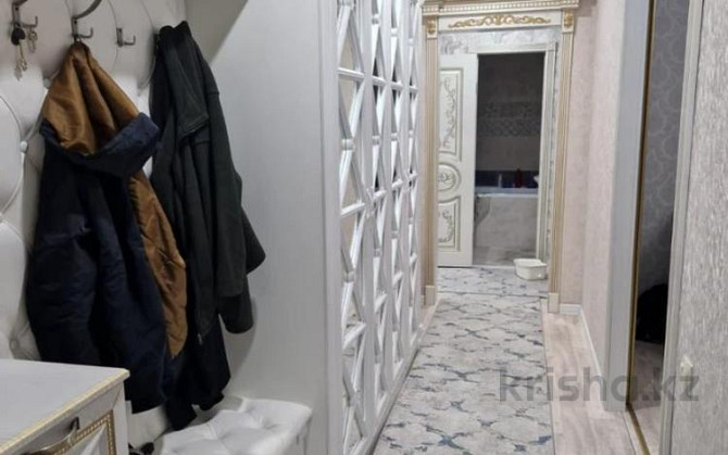 4-комнатная квартира, 76.6 м², 3/9 этаж, Народная 33 Семей - изображение 4