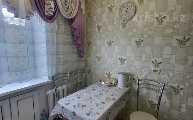 4-комнатная квартира, 60 м², 4/5 этаж, Майкудук, Майкудук, 14й микрорайон 14 Караганда - изображение 5