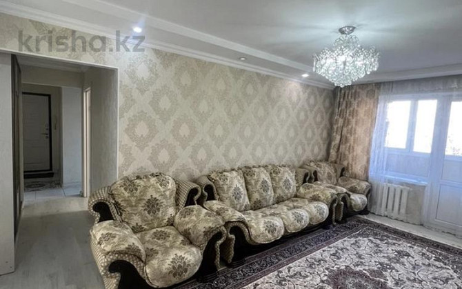 3-комнатная квартира, 60 м², 5/5 этаж, мкр Аксай-2 18 Almaty - photo 2