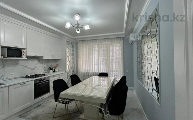 4-комнатная квартира, 130.5 м², 3/9 этаж, Абылхаир хана 63/2 - Жумагалиева Атырау - изображение 1