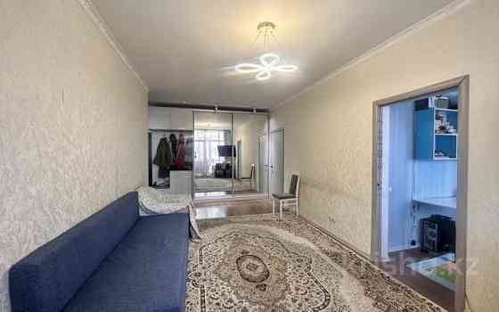 3-комнатная квартира, 70 м², 10/12 этаж, мкр Акбулак, Мкр Дарабоз - Момышулы Алматы