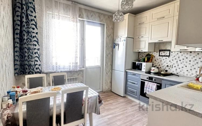 3-комнатная квартира, 70 м², 10/12 этаж, мкр Акбулак, Мкр Дарабоз - Момышулы Алматы - изображение 8